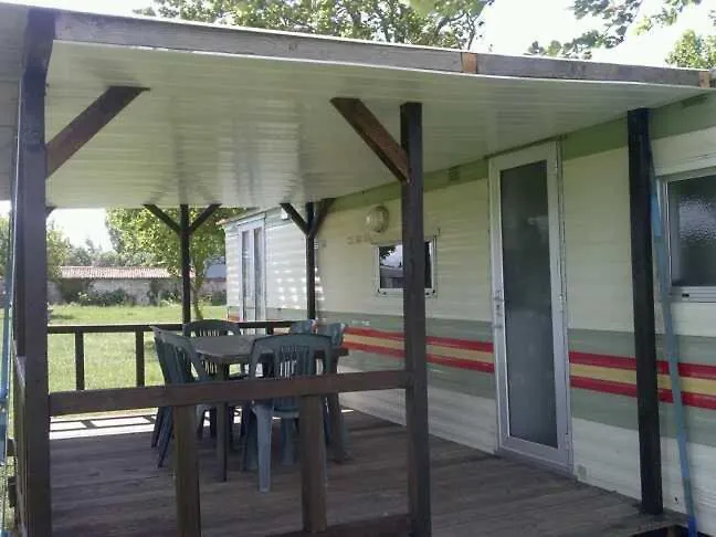 A La Ferme De La Touche Marennes (Charente-Maritime)